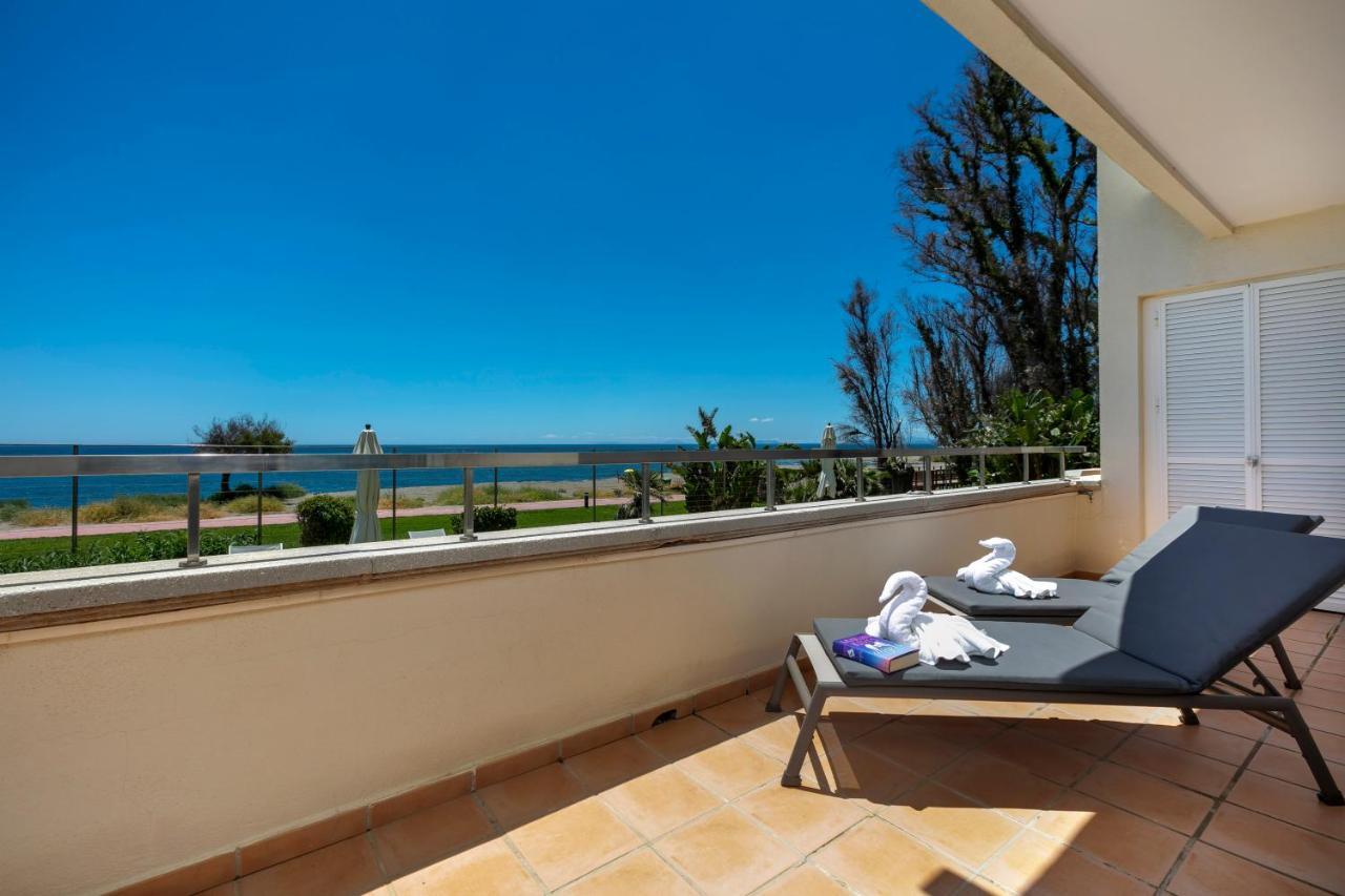 Appt 401-3-Bed-Heaven Beach-Paseo-All Year Heated Pool-Free Bikes Estepona Exterior foto