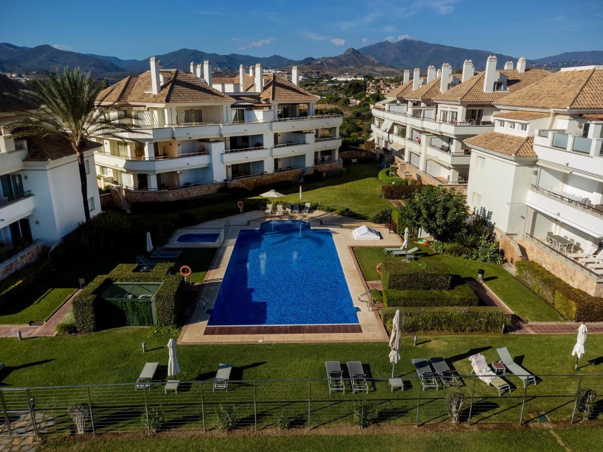 Appt 401-3-Bed-Heaven Beach-Paseo-All Year Heated Pool-Free Bikes Estepona Exterior foto