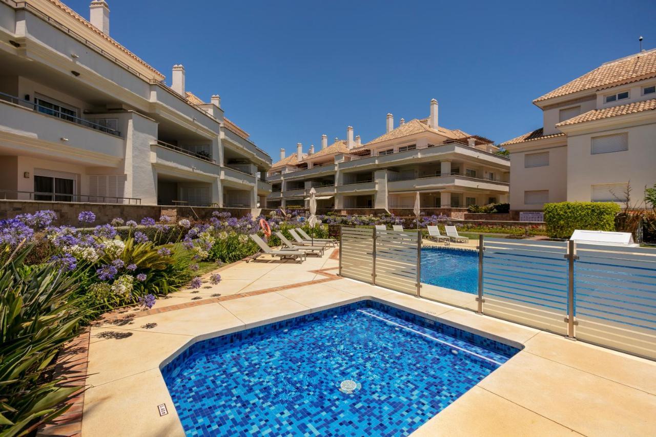Appt 401-3-Bed-Heaven Beach-Paseo-All Year Heated Pool-Free Bikes Estepona Exterior foto